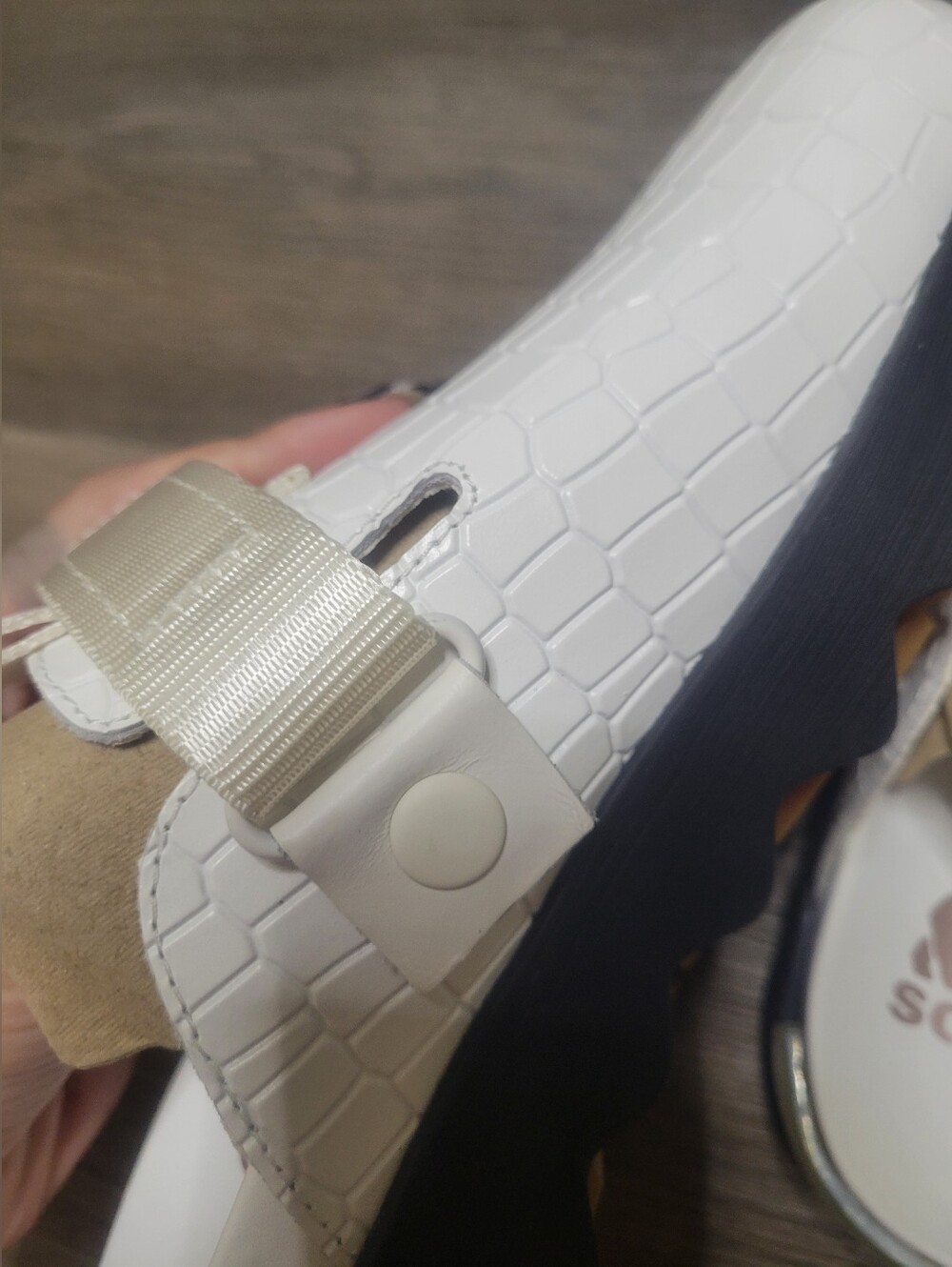 Sorel White Croc-Embossed Mule with Black Contrast Sole - Picture 6 of 6